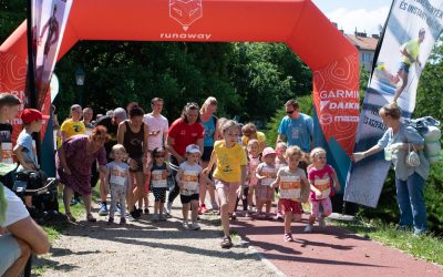 Nyárindító családi futóverseny a Feneketlen-tónál